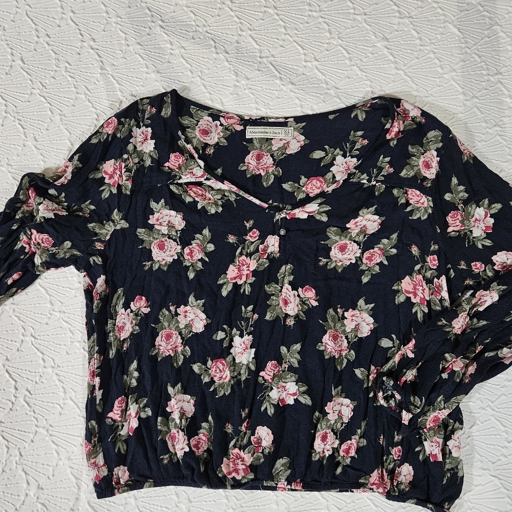 Abercrombie & Fitch Women's  Navy Floral Crop Top with Pink Rose Print Size XL